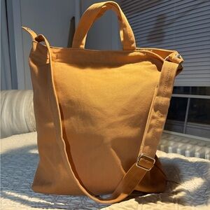 Baggu duck tote bag.